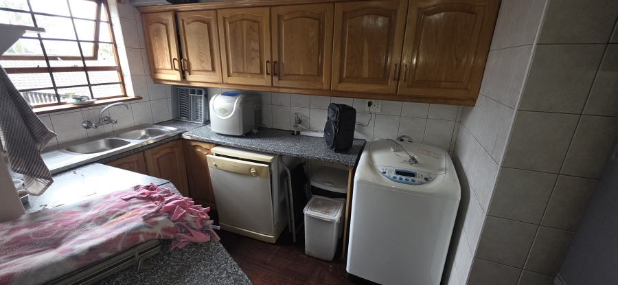 6 Bedroom Property for Sale in Dana Bay Western Cape